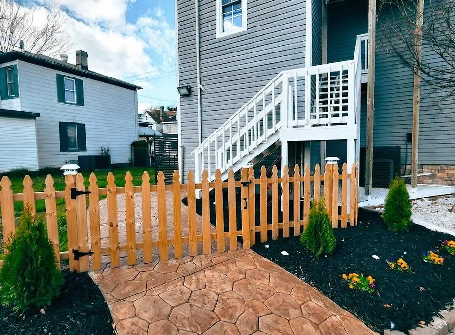 Beautiful Queen Luxury Suite Near Downtown Norfolk Apartment