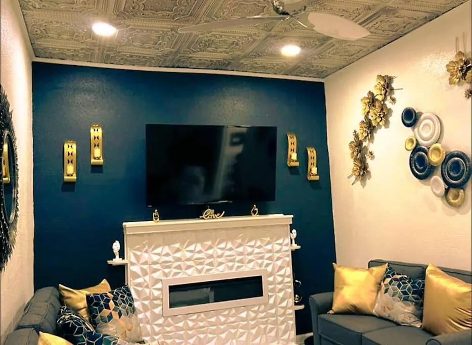 Beautiful Queen Luxury Suite Near Downtown Norfolk 0*,